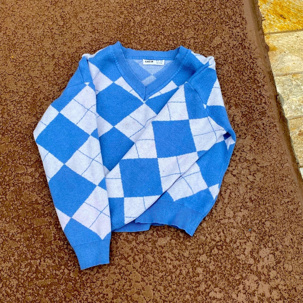 Blue,white crop sweatshirt.
